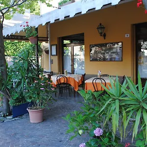 2* Hotel La Lanterna Di